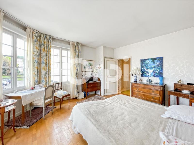 Maison - 187 m² - 7 pièces