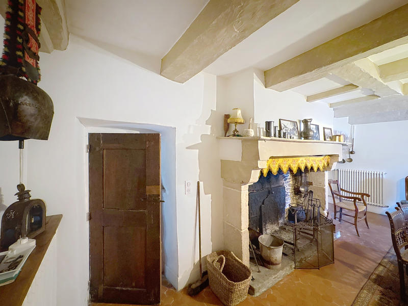 Maison - 250 m² - 8 pièces