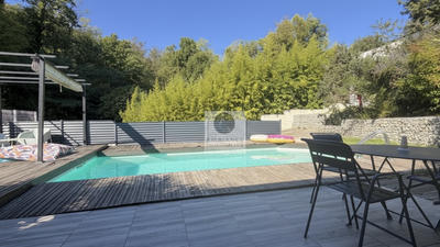 Maison - 181 m² - 7 pièces