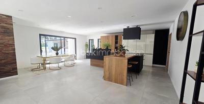 Maison - 176 m² - 5 pièces