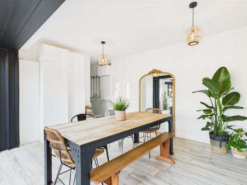 Maison - 186 m² - 7 pièces