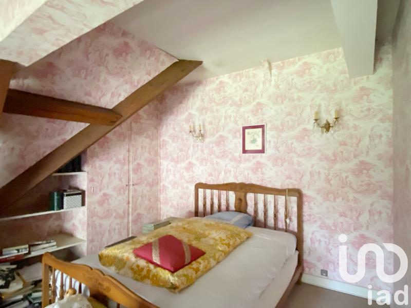 Maison - 280 m² - 9 pièces