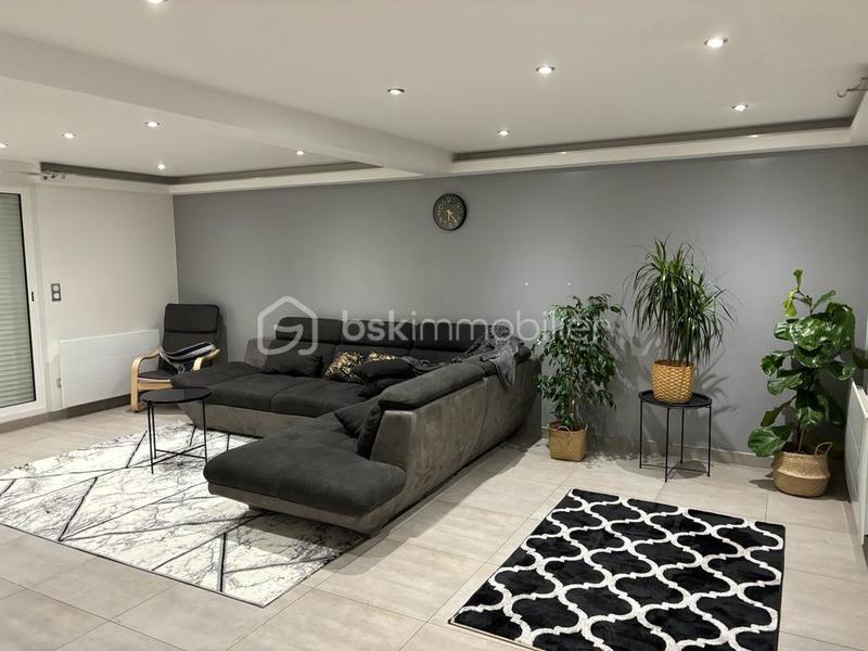 Maison - 161 m² - 7 pièces