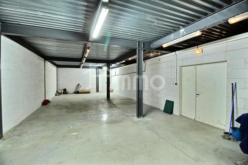 Local commercial - 891 m²