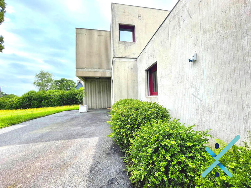 Maison contemporaine - 252 m² - 11 pièces