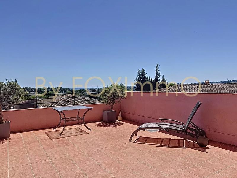 Appartement - 70 m² - 5 pièces