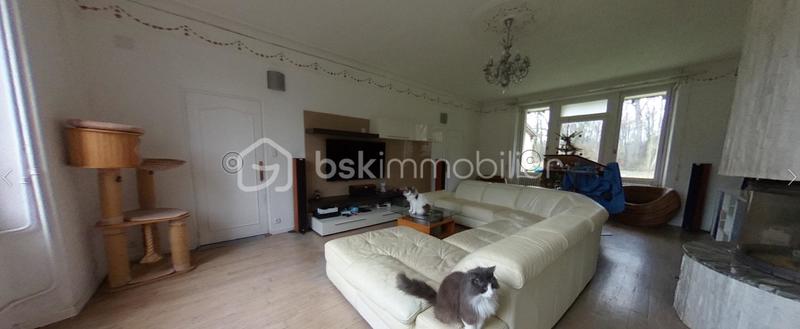 Maison - 326 m² - 11 pièces