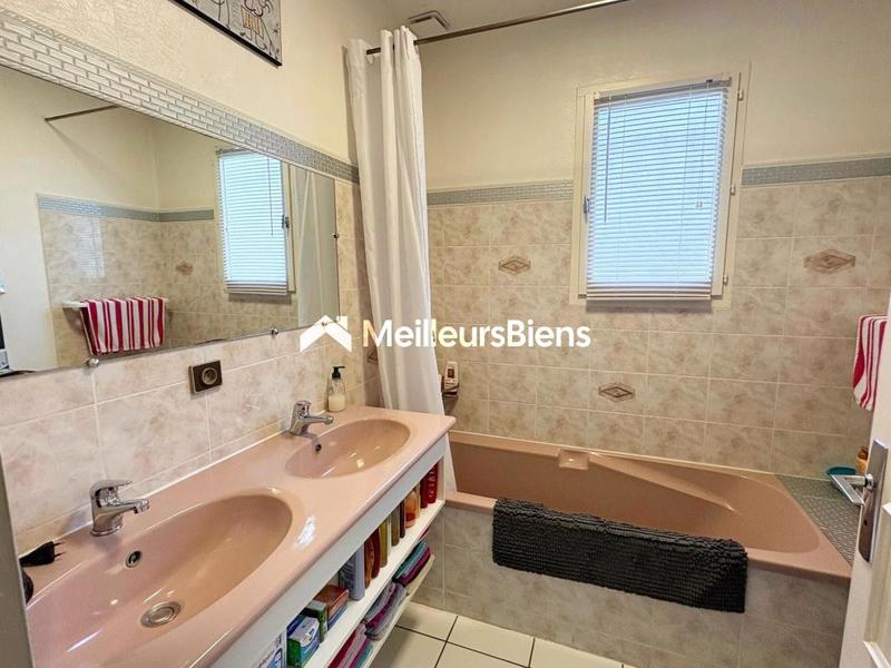 Maison - 80 m² - 5 pièces