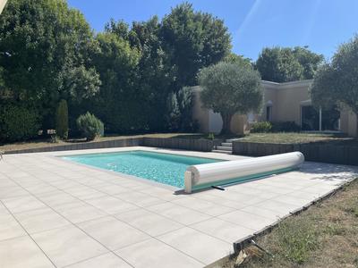 Maison - 240 m² - 6 pièces