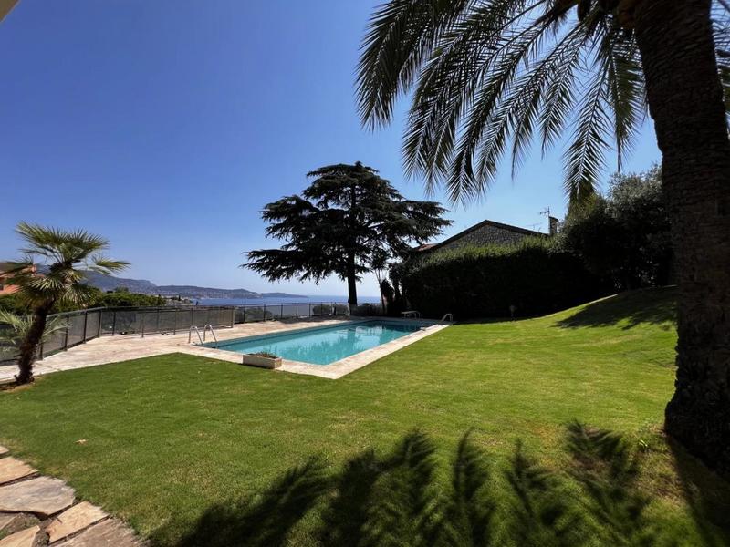 Villa - 302 m² - 5 pièces