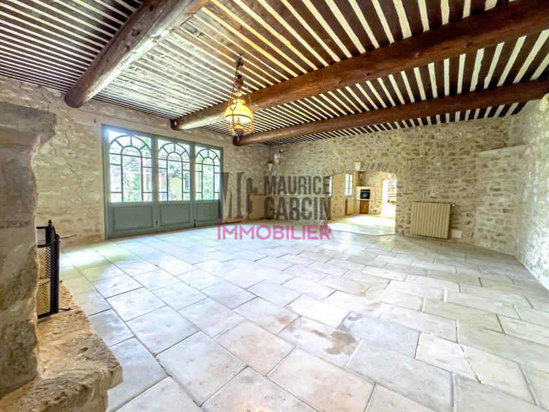 Maison - 215 m² - 6 pièces