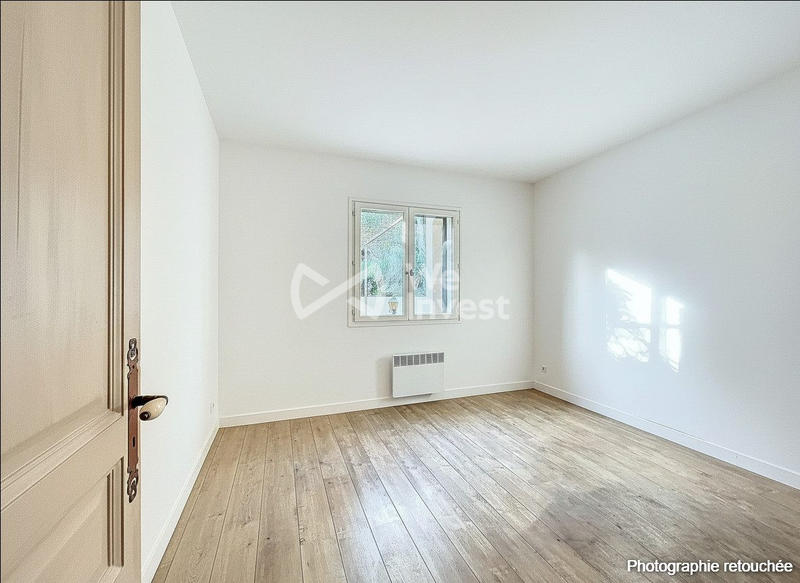 Maison traditionnelle - 230 m² - 9 pièces