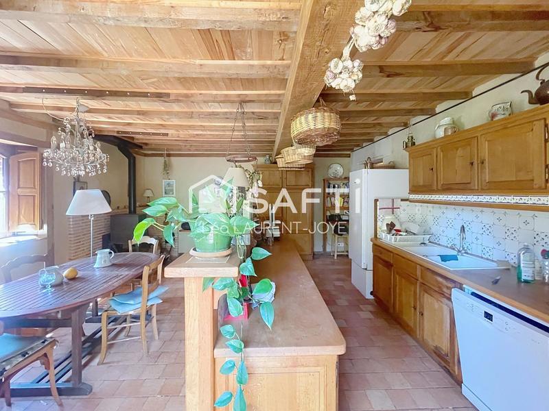 Maison - 430 m² - 9 pièces