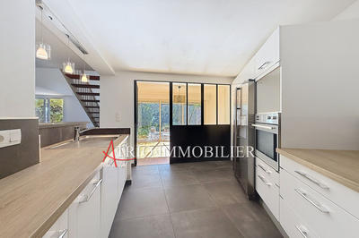 Maison - 101 m² - 5 pièces