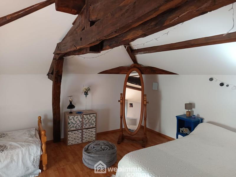 Maison - 240 m² - 8 pièces