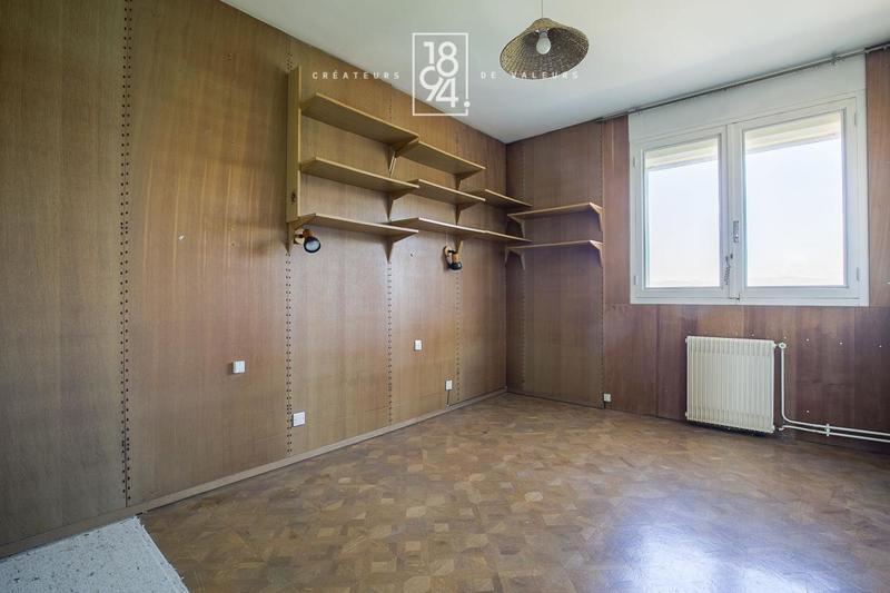 Appartement - 111 m² - 4 pièces