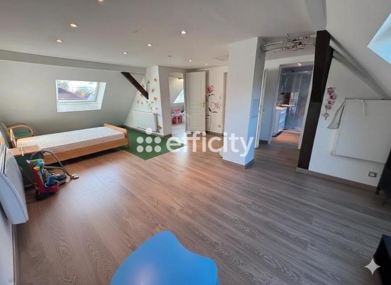 Maison - 200 m² - 8 pièces