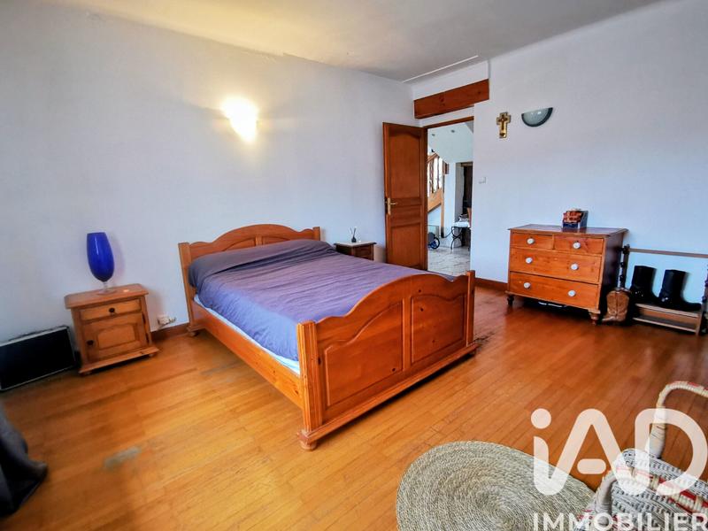 Maison - 222 m² - 10 pièces