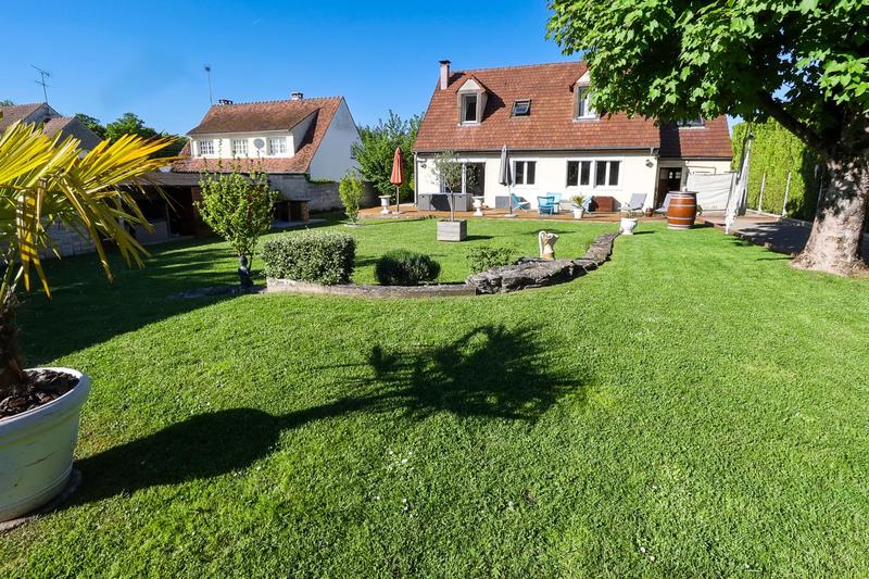 Maison - 140 m² - 5 pièces