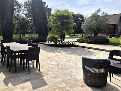 Maison contemporaine - 276 m² - 9 pièces