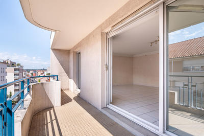 Appartement - 140 m² - 5 pièces