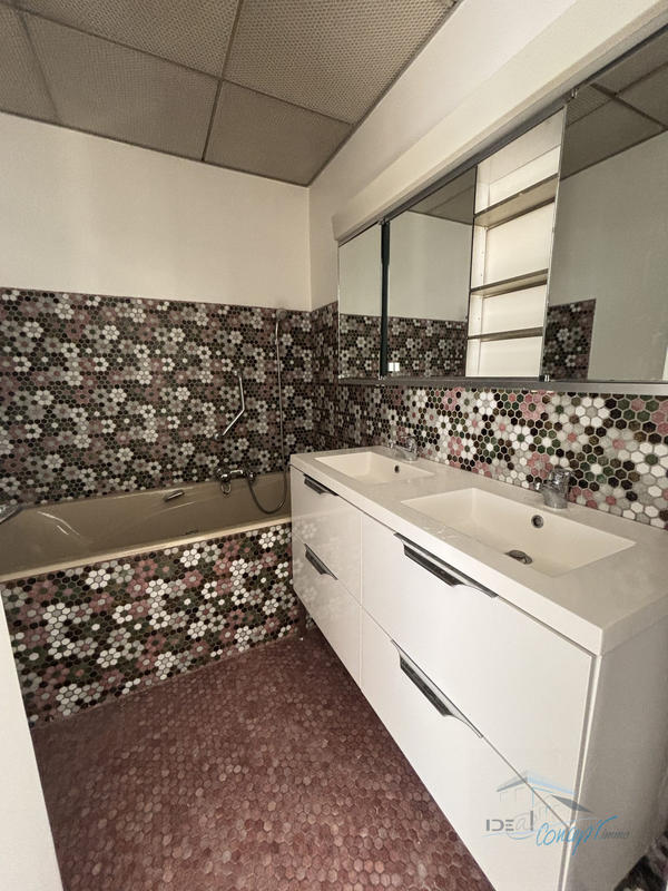 Appartement - 98 m² - 5 pièces