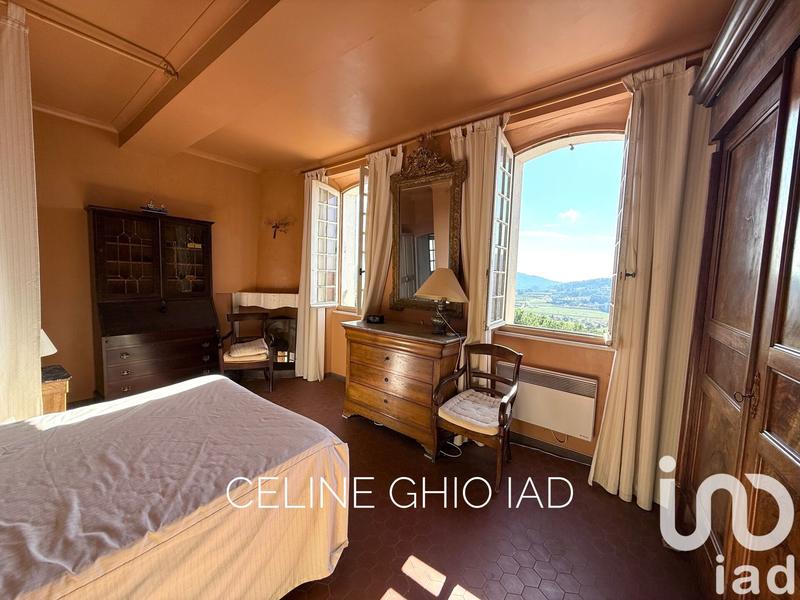 Maison - 190 m² - 7 pièces