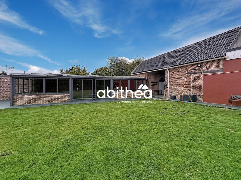 Maison - 305 m² - 9 pièces