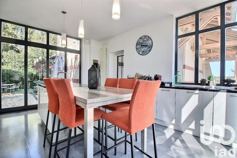 Maison - 200 m² - 7 pièces