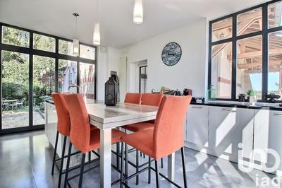 Maison - 200 m² - 7 pièces