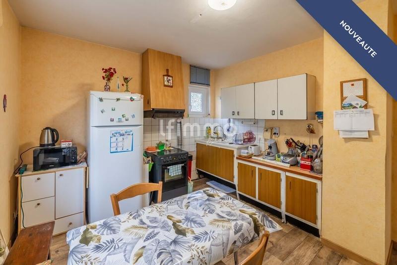 Maison - 180 m² - 7 pièces