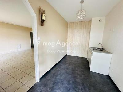 Local commercial - 77 m² - 4 pièces