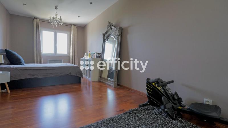 Villa - 170 m² - 6 pièces