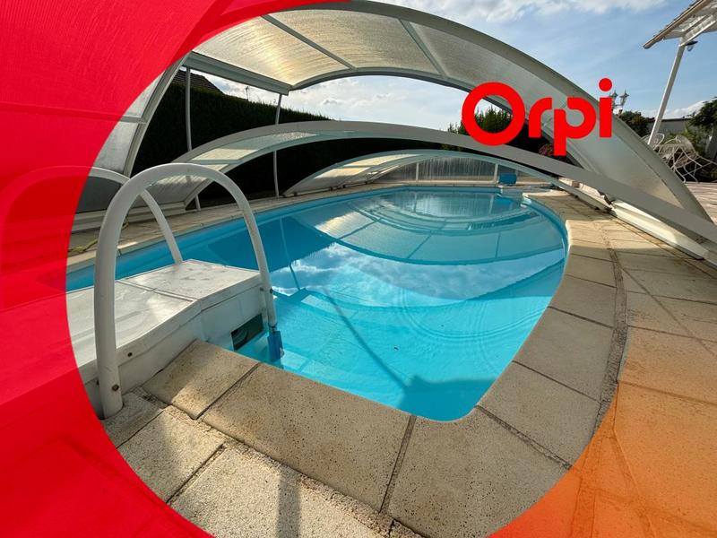 Maison - 220 m² - 6 pièces