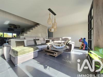 Maison - 122 m² - 5 pièces