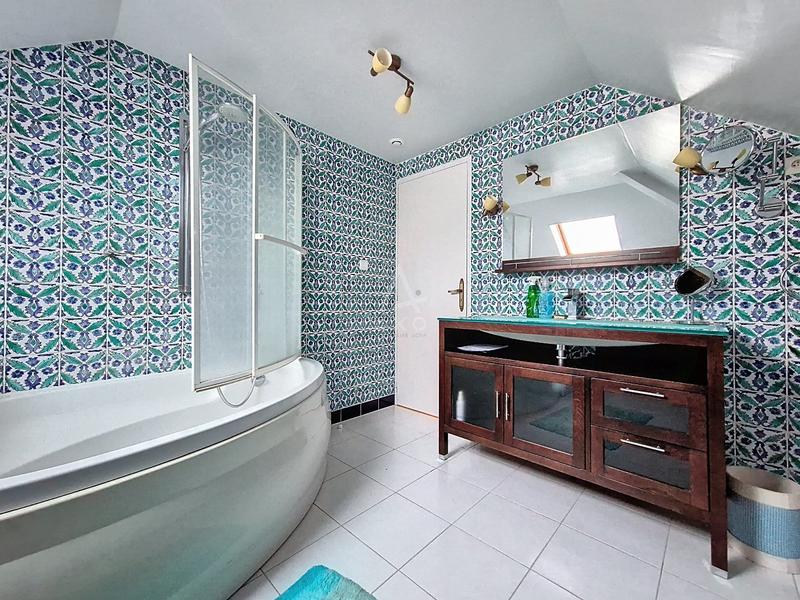 Maison - 575 m² - 16 pièces