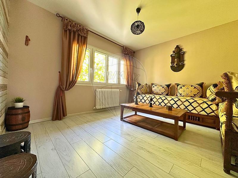 Maison - 161 m² - 8 pièces