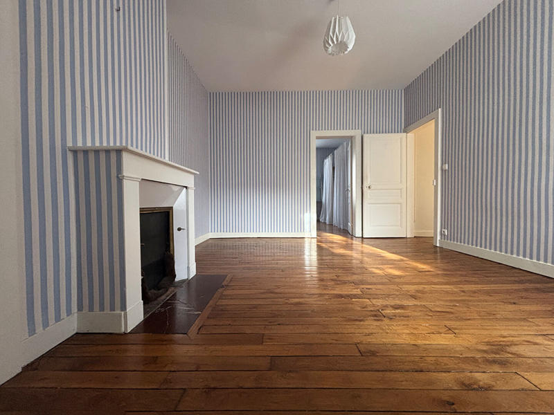 Maison - 180 m² - 9 pièces