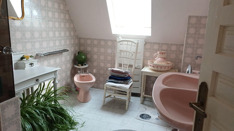 Maison - 210 m² - 6 pièces