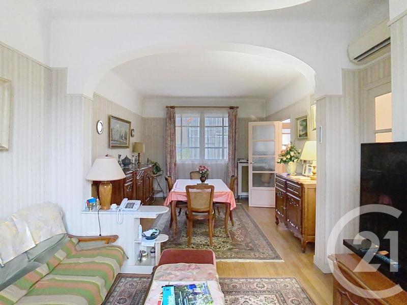 Maison - 98 m² - 5 pièces