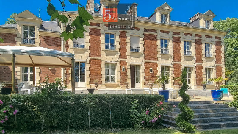 Maison - 430 m² - 11 pièces