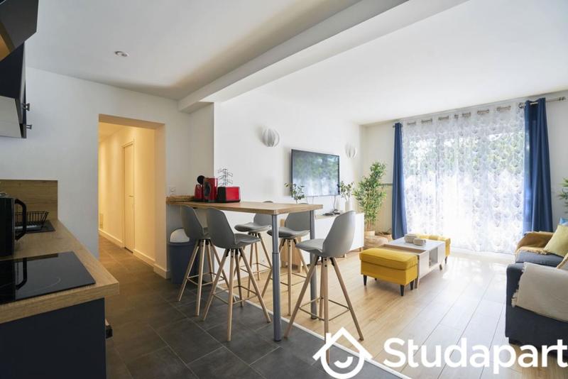 Chambre - 10 m² - 1 pièce