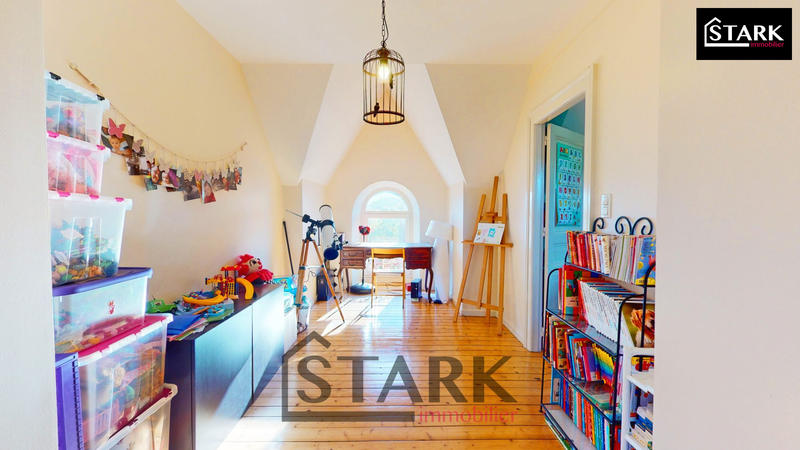 Maison - 230 m² - 7 pièces