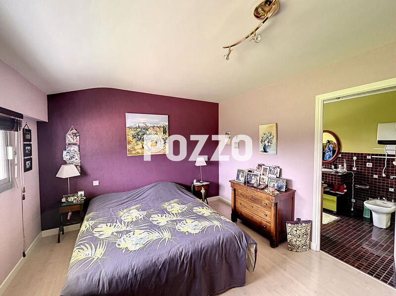 Maison - 189 m² - 6 pièces