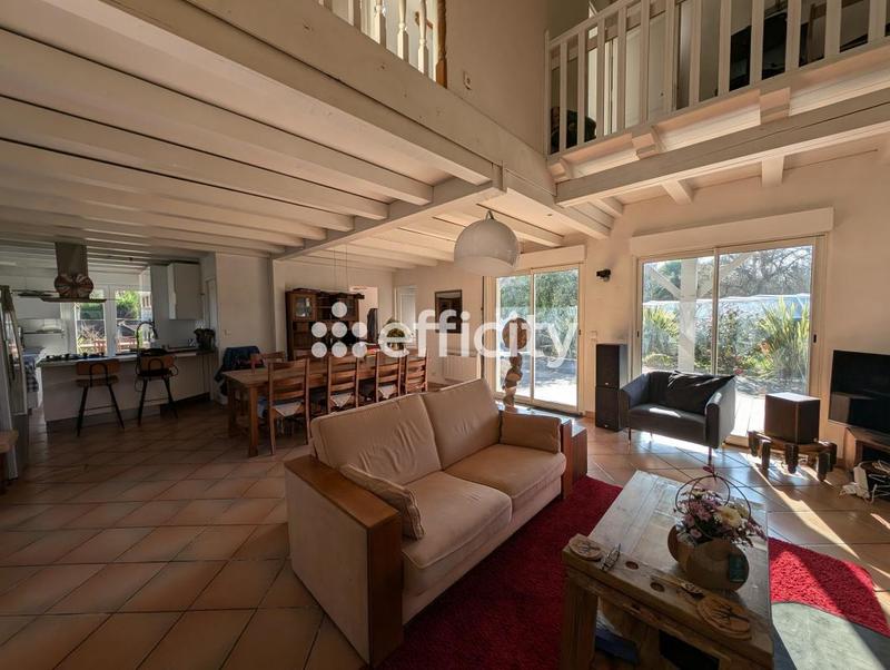 Maison - 140 m² - 5 pièces