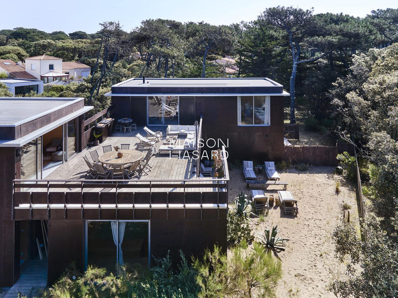 Villa - 377 m² - 12 pièces