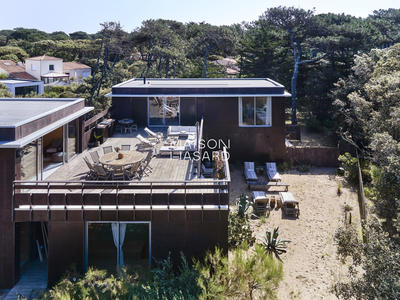 Villa - 377 m² - 12 pièces