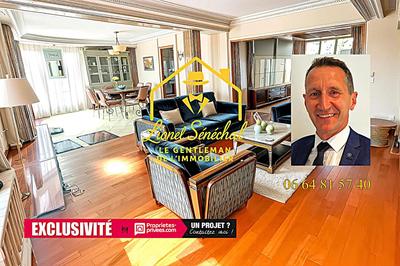 Maison - 200 m² - 13 pièces