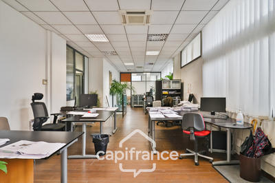 Bureau - 140 m² - 5 pièces