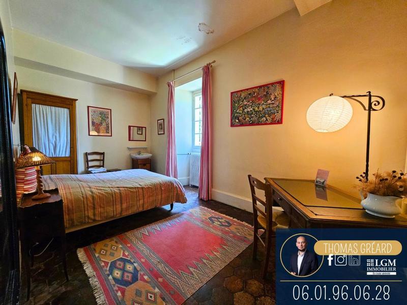 Propriété - 500 m² - 18 pièces